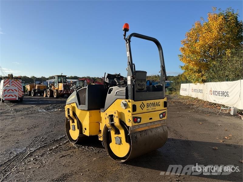 Bomag BW135AD-5 مداحل ثنائية الاسطوانة