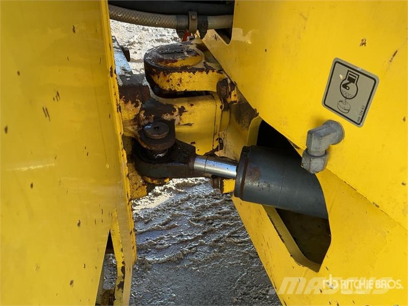 Bomag BW135AD-5 مداحل ثنائية الاسطوانة