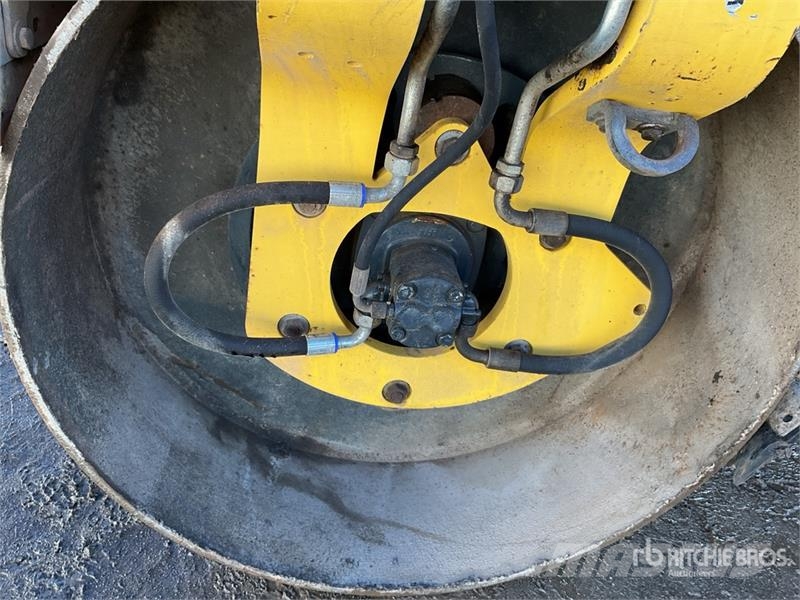 Bomag BW135AD-5 مداحل ثنائية الاسطوانة
