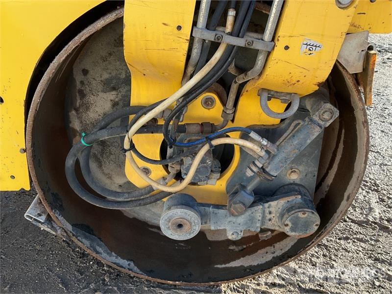 Bomag BW135AD-5 مداحل ثنائية الاسطوانة