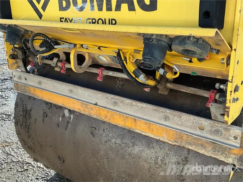 Bomag BW135AD-5 مداحل ثنائية الاسطوانة