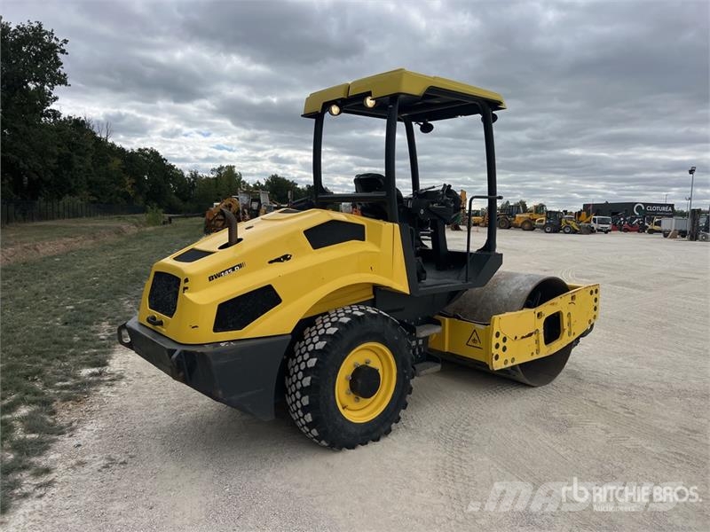 Bomag BW145 D-5 Compacteur Vibrant Monocylindre Smooth D Enojni valjarji