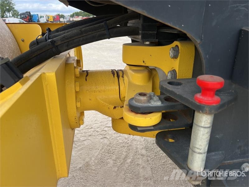 Bomag BW145 D-5 Compacteur Vibrant Monocylindre Smooth D Enojni valjarji