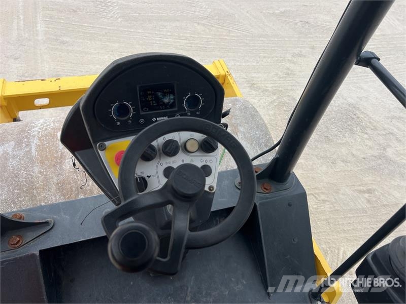 Bomag BW145 D-5 Compacteur Vibrant Monocylindre Smooth D Enojni valjarji