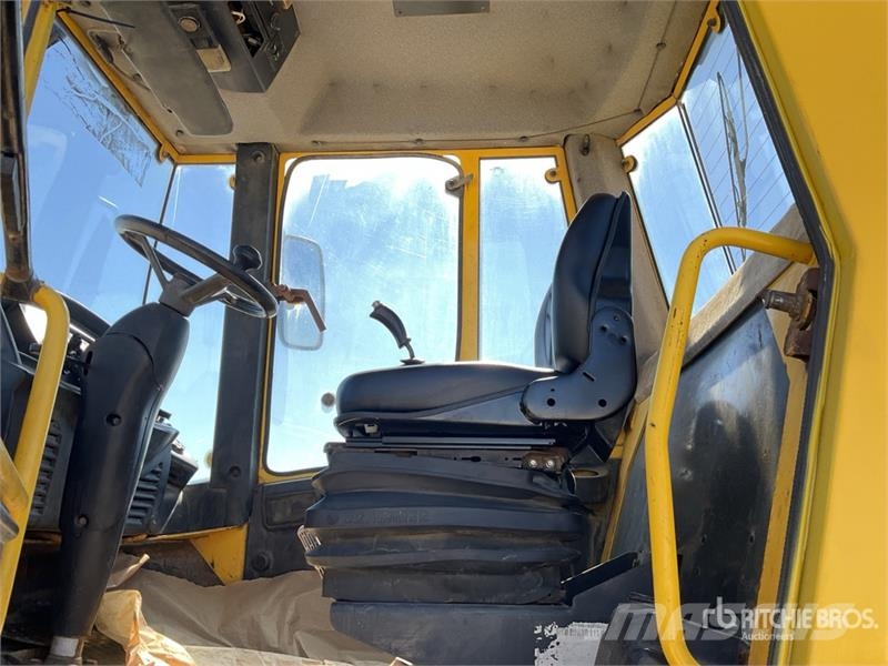 Bomag BW211 D-4 Double Drum Roller Porinių būgnų volai