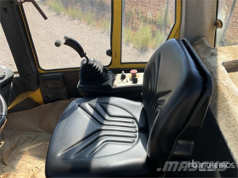Bomag BW211 D-4 Double Drum Roller Porinių būgnų volai