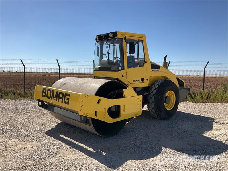 Bomag BW211 D-4 Double Drum Roller Porinių būgnų volai