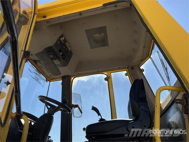 Bomag BW211 D-4 Double Drum Roller Porinių būgnų volai