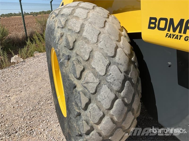 Bomag BW211 D-4 Double Drum Roller Porinių būgnų volai