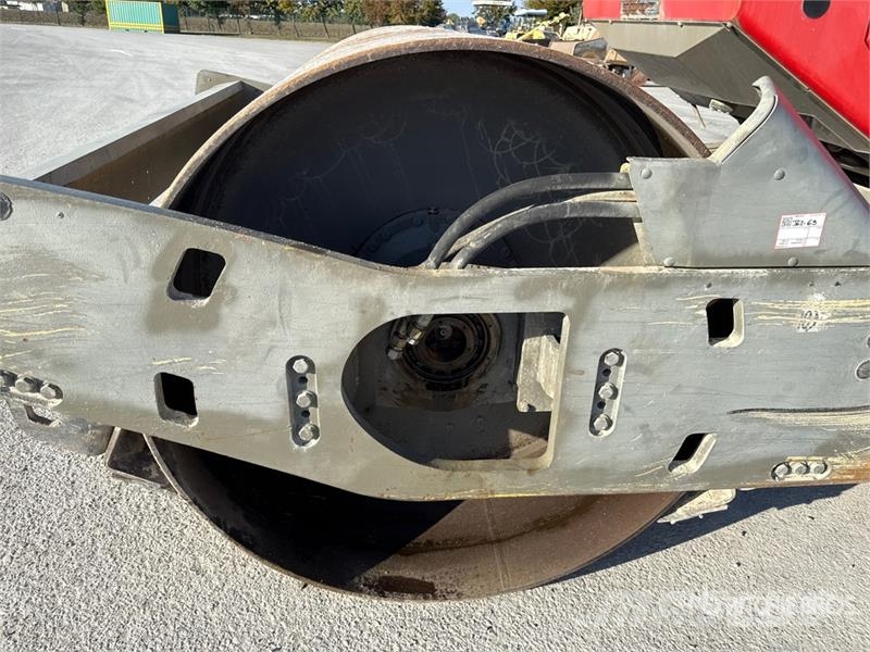 Bomag BW211D-4 Smooth Drum Compactor Egydobos hengerek