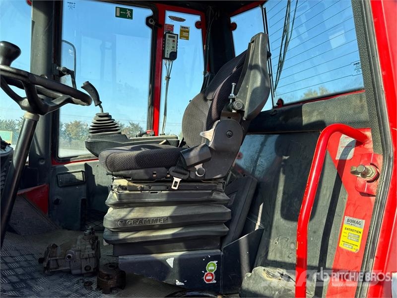 Bomag BW211D-4 Smooth Drum Compactor Egydobos hengerek