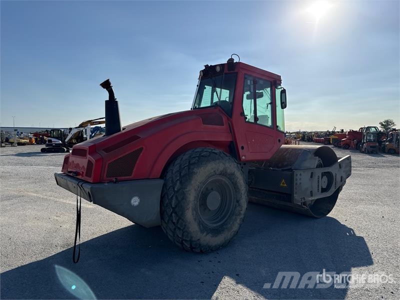 Bomag BW211D-4 Smooth Drum Compactor Egydobos hengerek