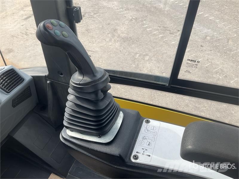 Bomag BW211D-5 Smooth Drum Compactor Egydobos hengerek