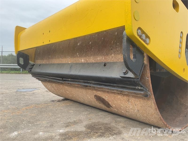 Bomag BW211D-5 Smooth Drum Compactor Egydobos hengerek