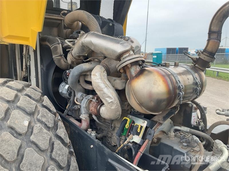 Bomag BW211D-5 Smooth Drum Compactor Egydobos hengerek