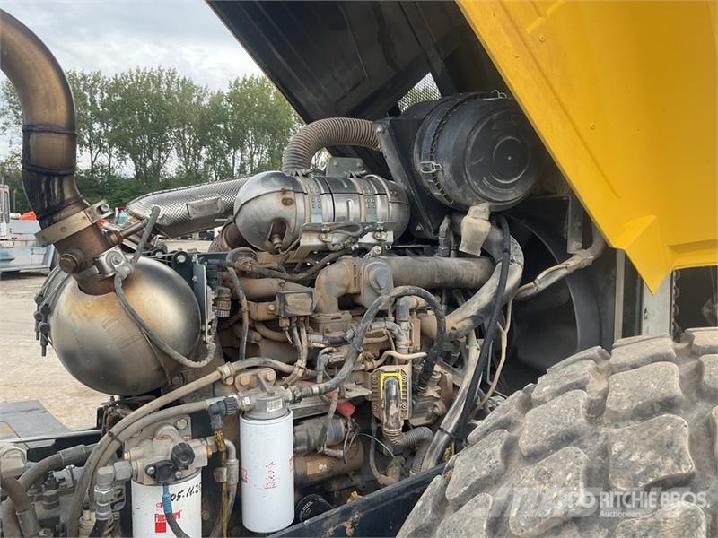 Bomag BW211D-5 Smooth Drum Compactor Egydobos hengerek