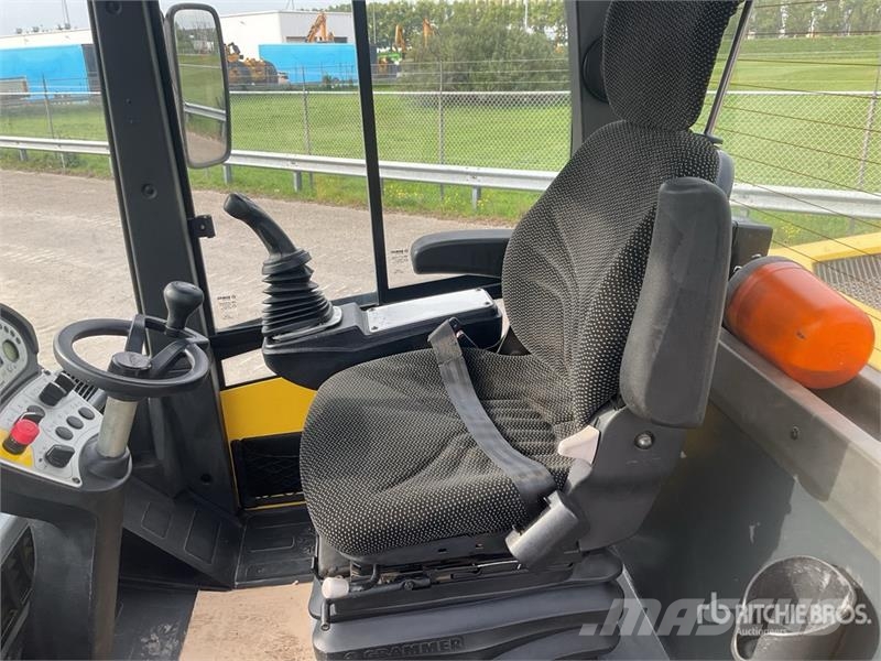 Bomag BW211D-5 Smooth Drum Compactor Egydobos hengerek