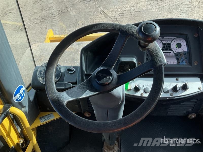 Bomag BW213DH-4i Smooth Drum Compactor 振動ローラ