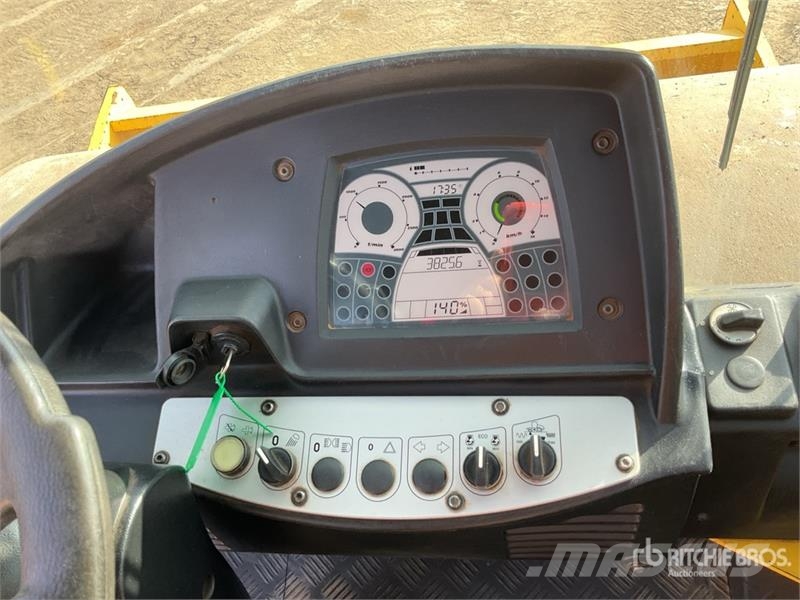 Bomag BW213DH-4i Smooth Drum Compactor Single drum rollers
