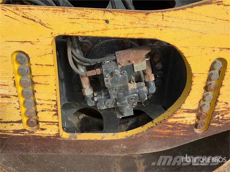 Bomag BW213DH-4i Smooth Drum Compactor Single drum rollers