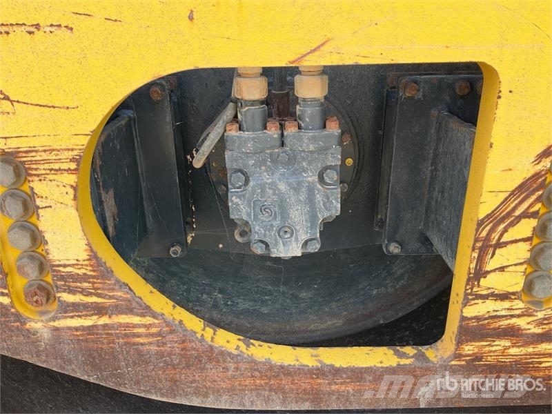 Bomag BW213DH-4i Smooth Drum Compactor Single drum rollers