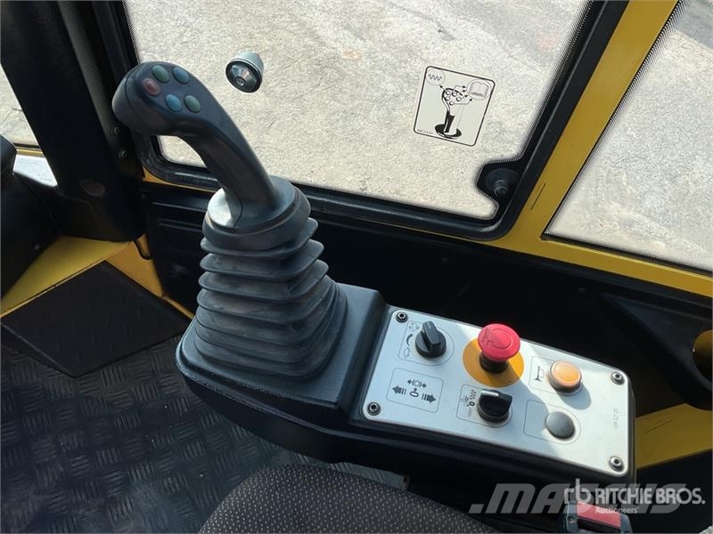 Bomag BW213DH-4i Smooth Drum Compactor Single drum rollers