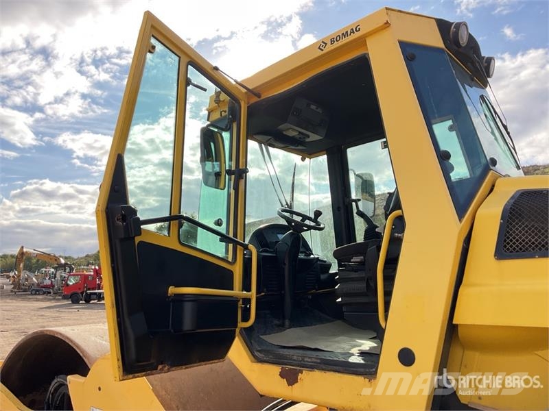 Bomag BW213DH-4i Smooth Drum Compactor Single drum rollers