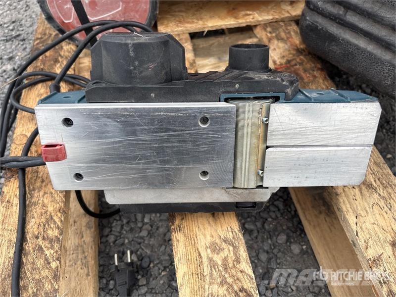 Bosch GHO 26-82 D Hand-Held Electric Planer Other components