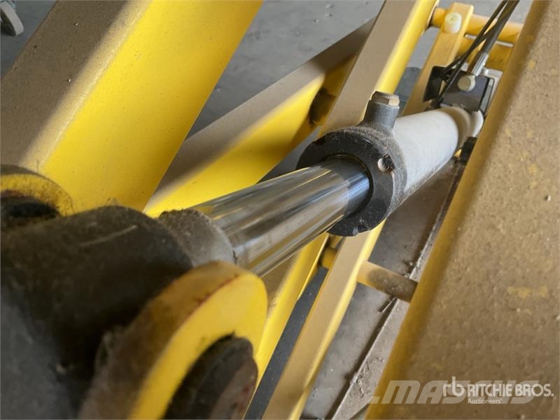 Boss X3X Electric Scissor Lift Підйомники-ножиці