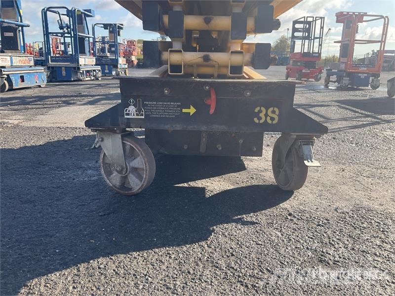 Boss X3X Electric Scissor Lift Підйомники-ножиці