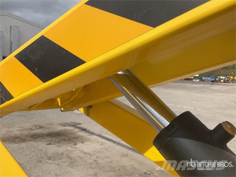 Boss X3X Electric Scissor Lift Підйомники-ножиці