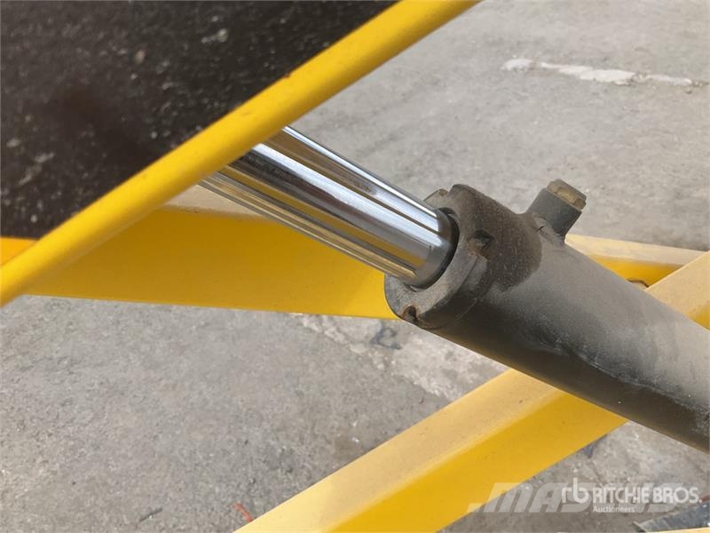 Boss X3X Electric Scissor Lift Підйомники-ножиці