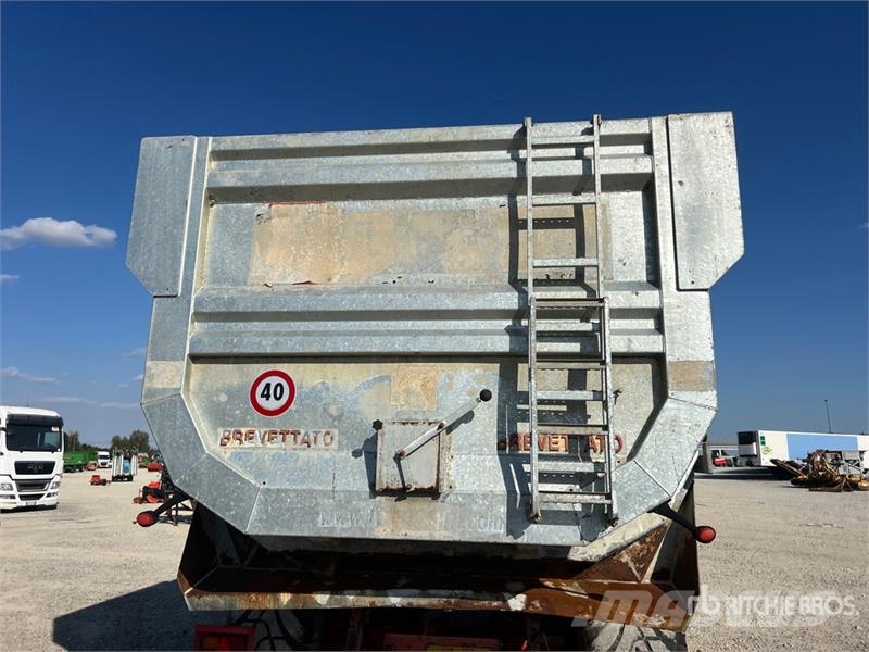  Bossini RA 200/6 Tri/A End Dump Agricultural Trail Прочие сельхоз-прицепы
