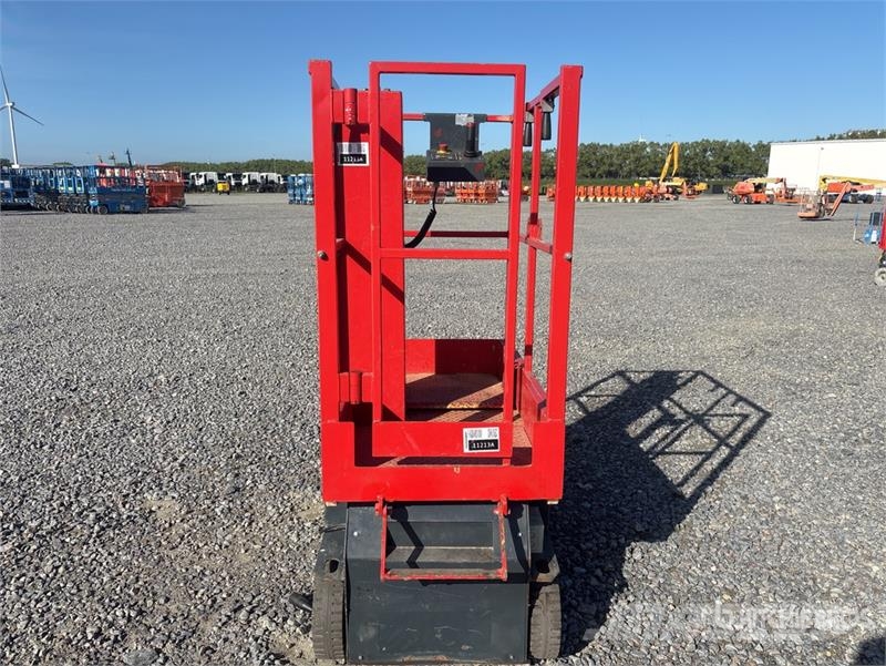 Bravi LUI MINI DH S.I.W. Vertical Mast Lift Személyemelők