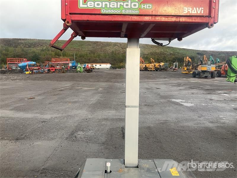Bravi LUI Mini HD S.I.W Vertical Mast Lift Personenliften en invalideliften