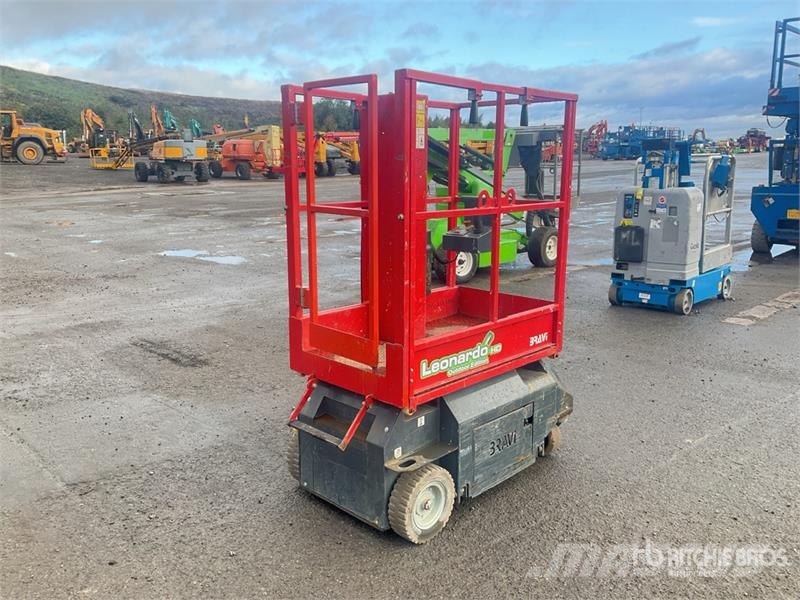Bravi LUI Mini HD S.I.W Vertical Mast Lift Personenliften en invalideliften
