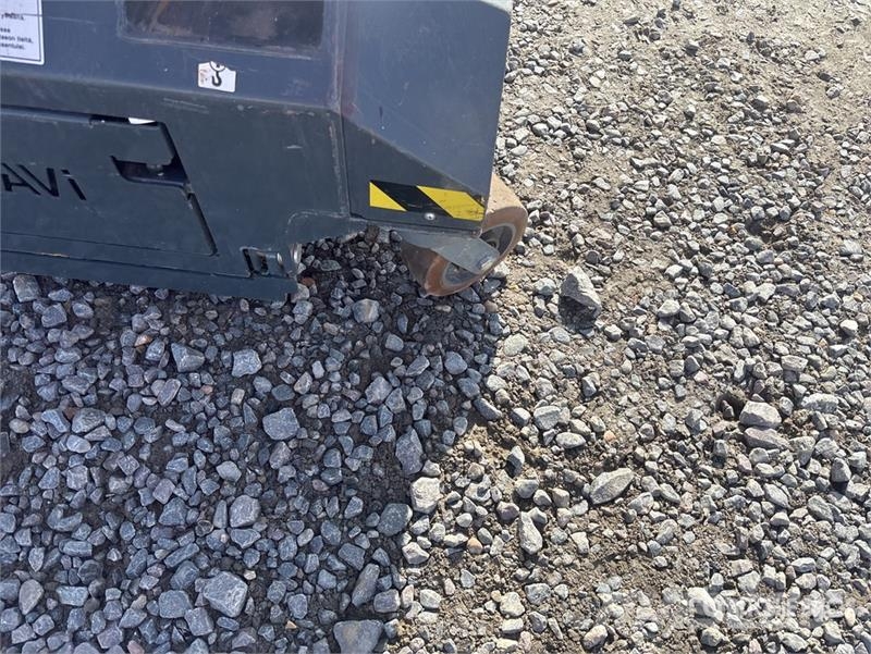 Bravi LUI MINI HD S.I.W. Vertical Mast Lift Sollevatori verticali