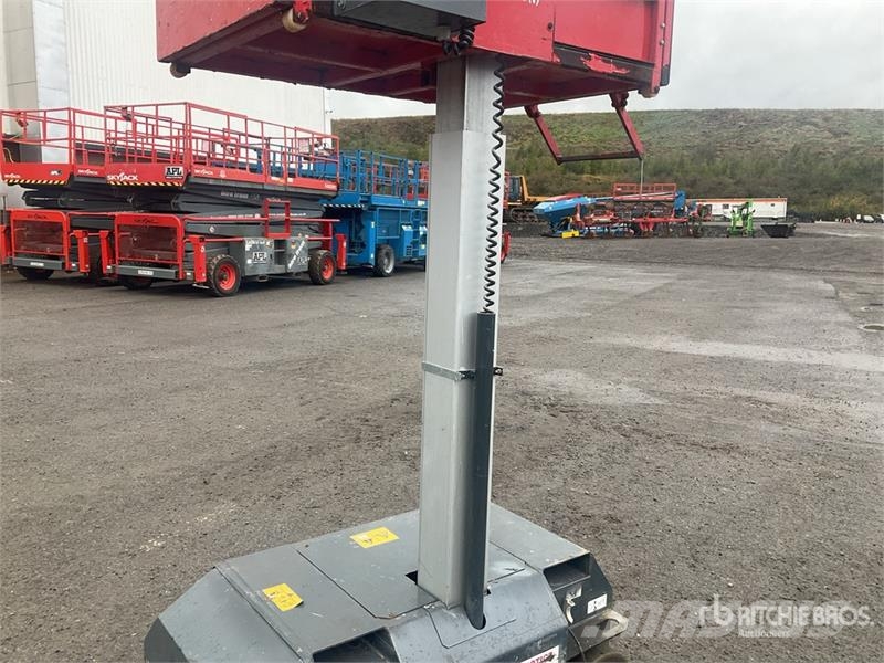 Bravi LUI Mini HD S.I.W Vertical Mast Lift Personenliften en invalideliften
