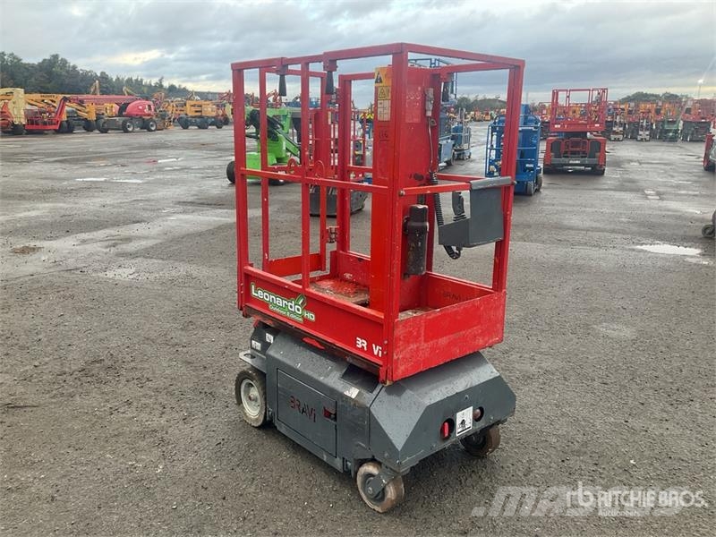 Bravi LUI Mini HD S.I.W Vertical Mast Lift Personenliften en invalideliften