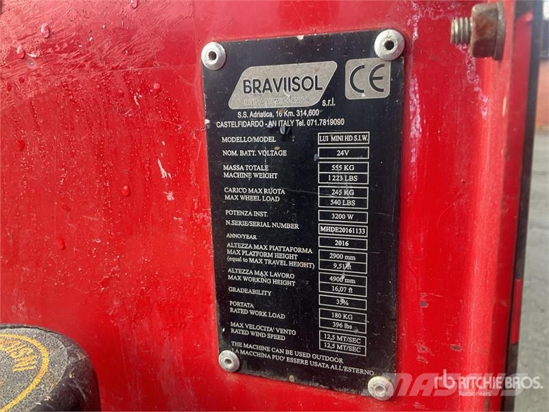 Bravi LUI Mini HD S.I.W Vertical Mast Lift Personenliften en invalideliften