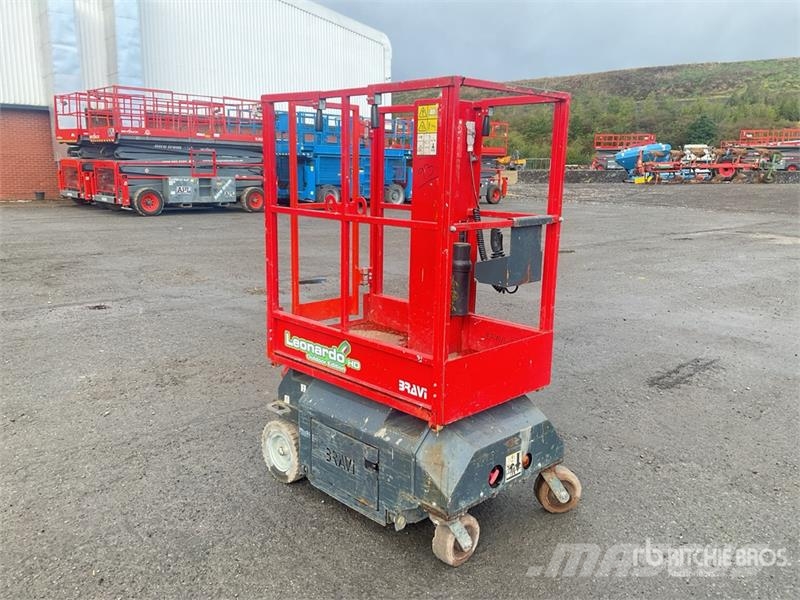 Bravi LUI Mini HD S.I.W Vertical Mast Lift Personenliften en invalideliften
