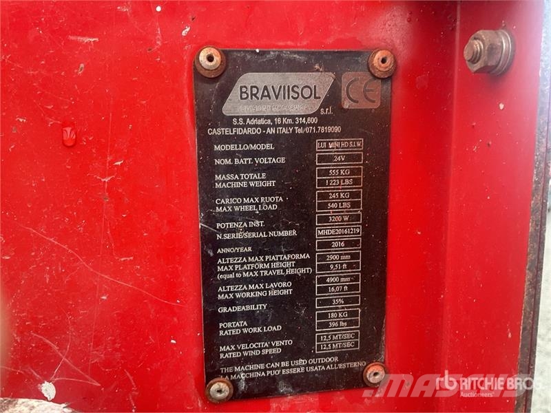 Bravi LUI Mini HD S.I.W Vertical Mast Lift Personenliften en invalideliften