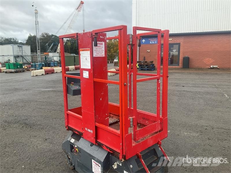 Bravi LUI Mini HD S.I.W Vertical Mast Lift Personenliften en invalideliften