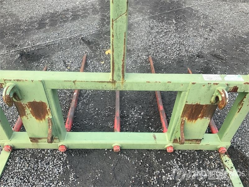 Bressel und Lade 1400 mm Tractor Bale Fork Attachment معدات أخرى لحصاد العلف