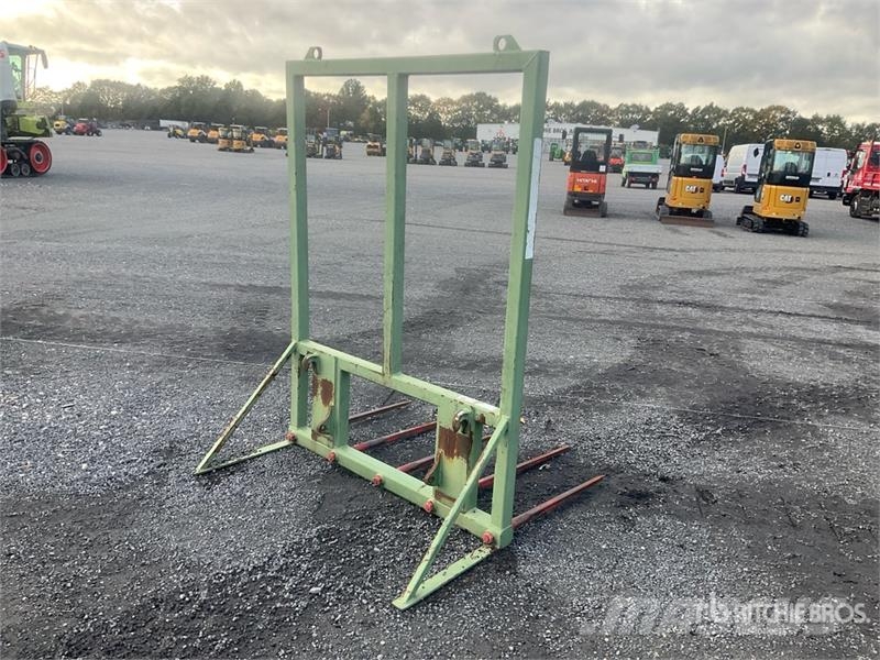 Bressel und Lade 1400 mm Tractor Bale Fork Attachment معدات أخرى لحصاد العلف