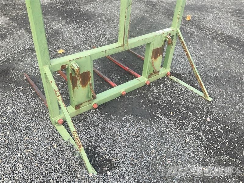 Bressel und Lade 1400 mm Tractor Bale Fork Attachment معدات أخرى لحصاد العلف