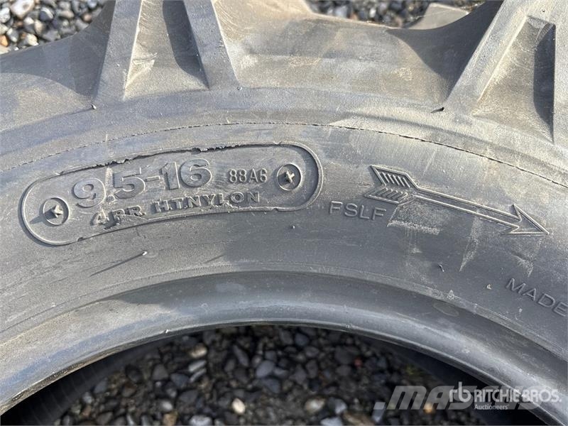 Bridgestone 9.5-16 Tires Gume, točkovi i felne