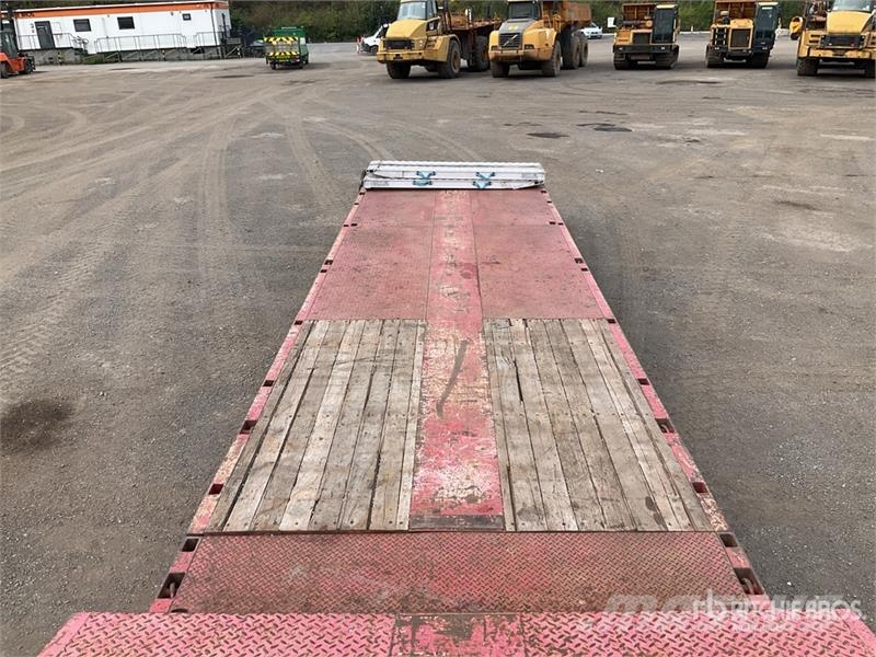 Broshuis Tri/A Extender Lowboy Trailer Tieflader