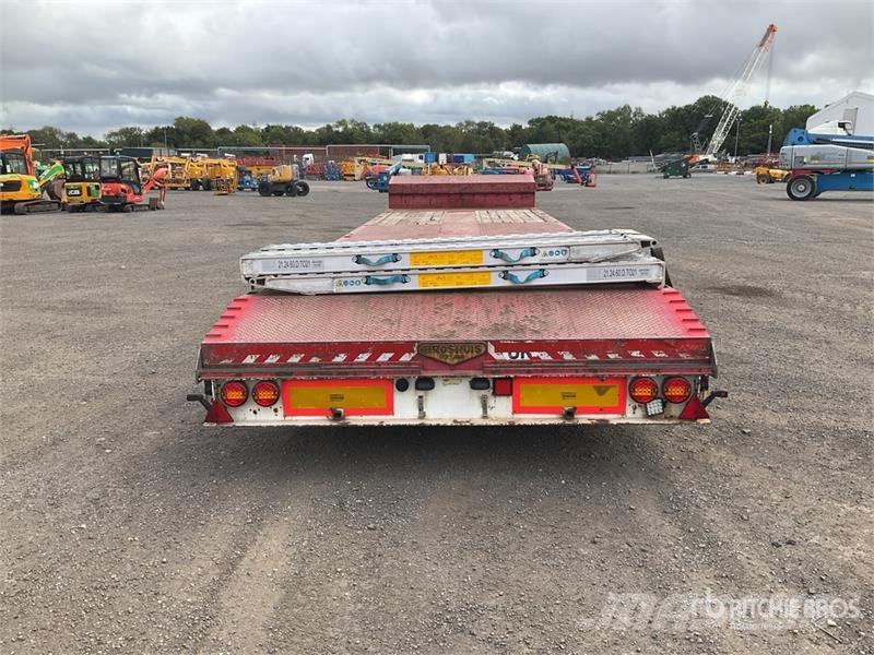 Broshuis Tri/A Extender Lowboy Trailer Tieflader