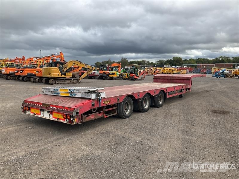 Broshuis Tri/A Extender Lowboy Trailer Tieflader